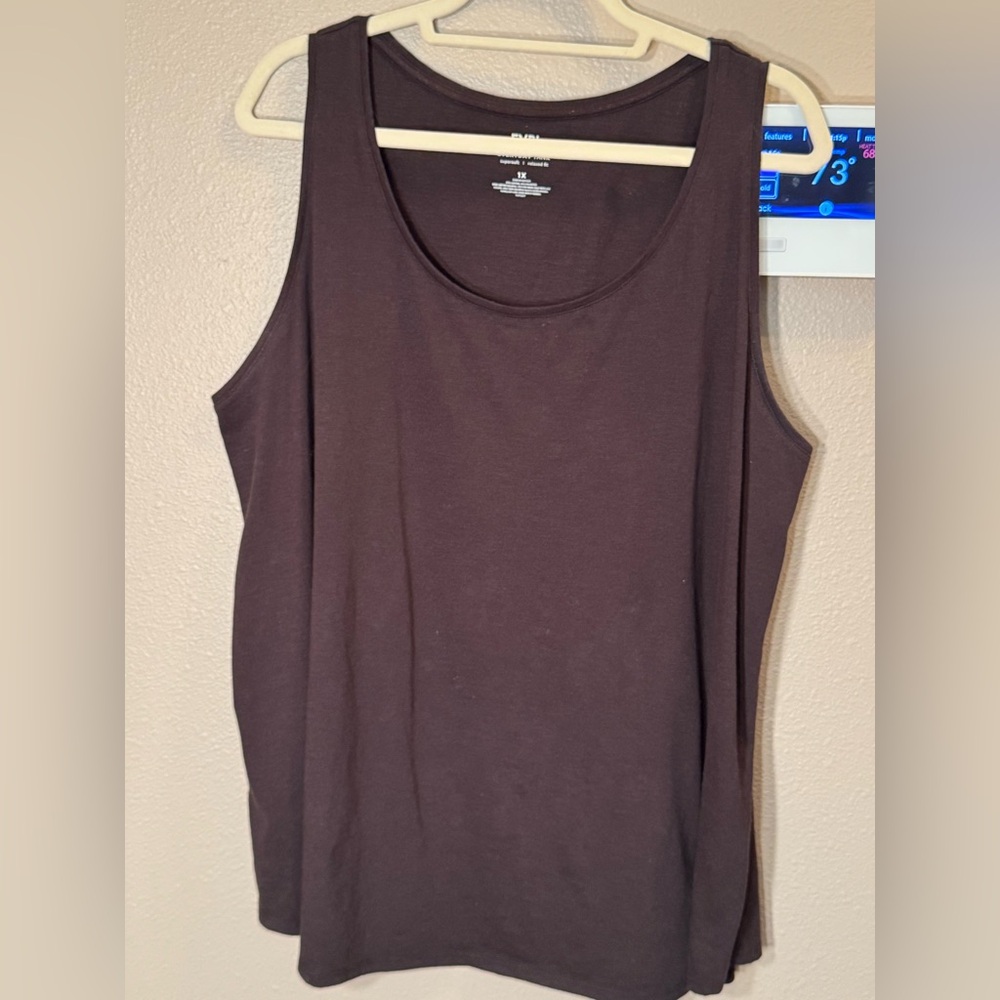 EVRI Women's Scoop Neck Tank Top - Black